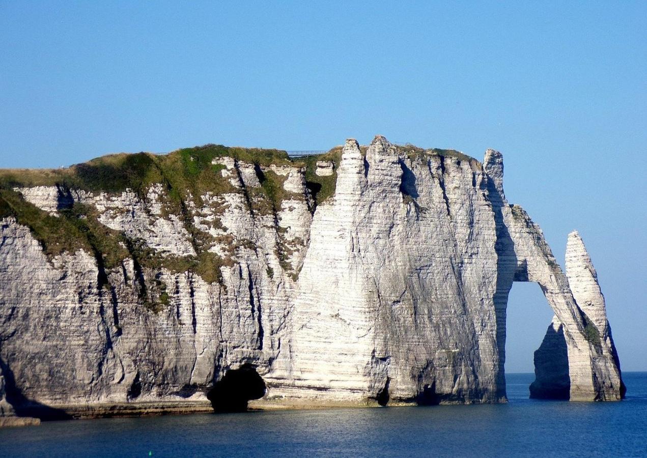 Готель Le Petit Zen Froberville Екстер'єр фото